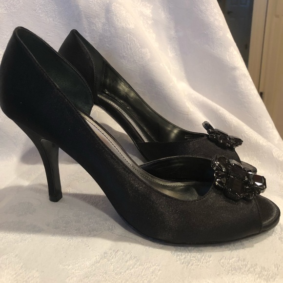 Women’s sexy black jeweled open toe high heels. - Picture 2 of 8
